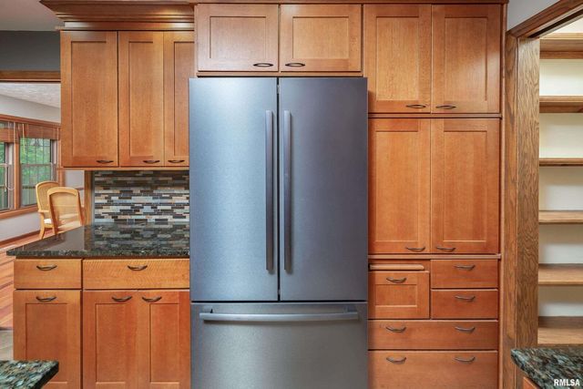 4490 Hamilton Dr Drive, Bettendorf, IA 52722