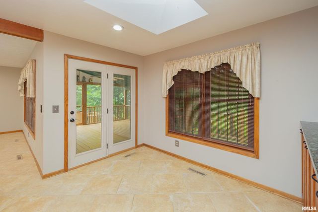 4490 Hamilton Dr Drive, Bettendorf, IA 52722