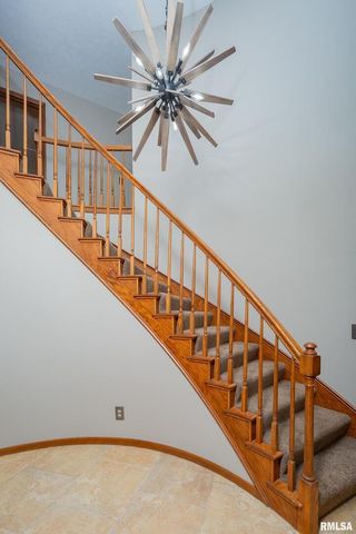 4490 Hamilton Dr Drive, Bettendorf, IA 52722