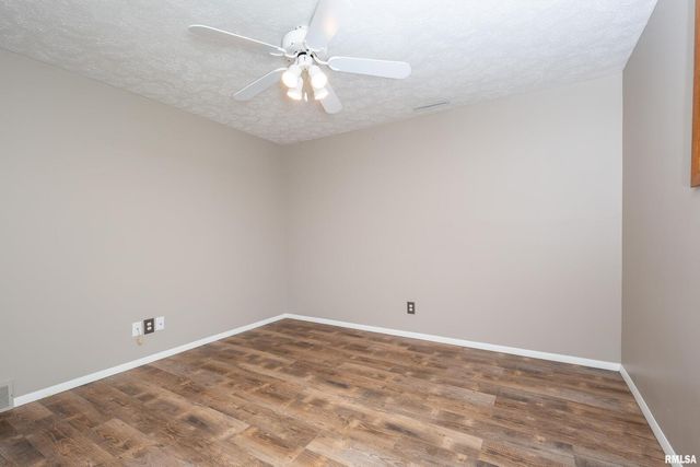 4490 Hamilton Dr Drive, Bettendorf, IA 52722