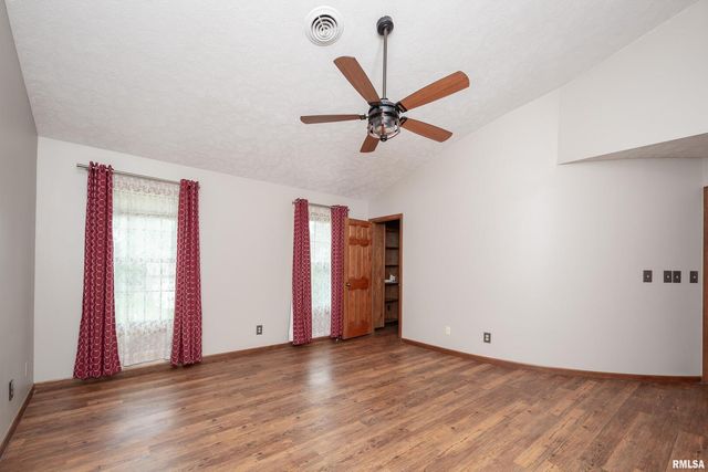 4490 Hamilton Dr Drive, Bettendorf, IA 52722