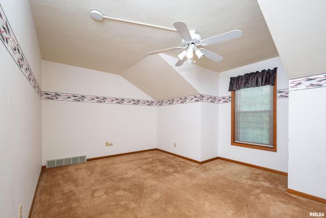 4490 Hamilton Dr Drive, Bettendorf, IA 52722