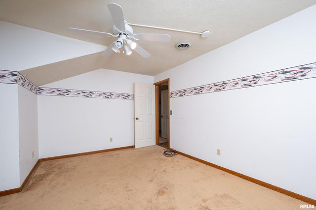 4490 Hamilton Dr Drive, Bettendorf, IA 52722