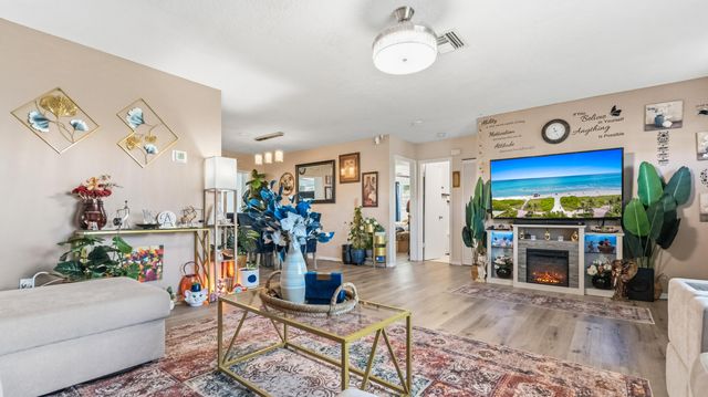 386 SE Oakridge Drive, Port St. Lucie, Port St Lucie, FL 34984