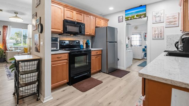 386 SE Oakridge Drive, Port St. Lucie, Port St Lucie, FL 34984