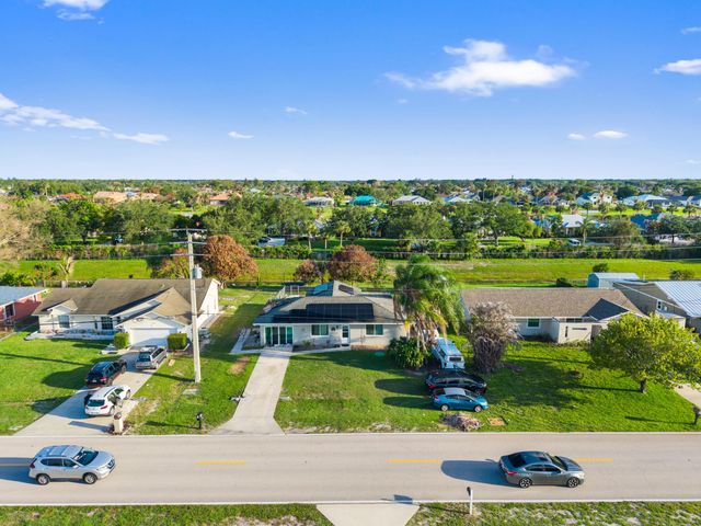 386 SE Oakridge Drive, Port St. Lucie, Port St Lucie, FL 34984