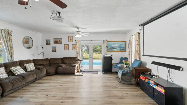 386 SE Oakridge Drive, Port St. Lucie, Port St Lucie, FL 34984
