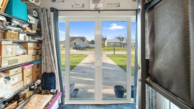 386 SE Oakridge Drive, Port St. Lucie, Port St Lucie, FL 34984