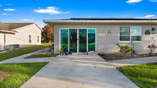 386 SE Oakridge Drive, Port St. Lucie, Port St Lucie, FL 34984