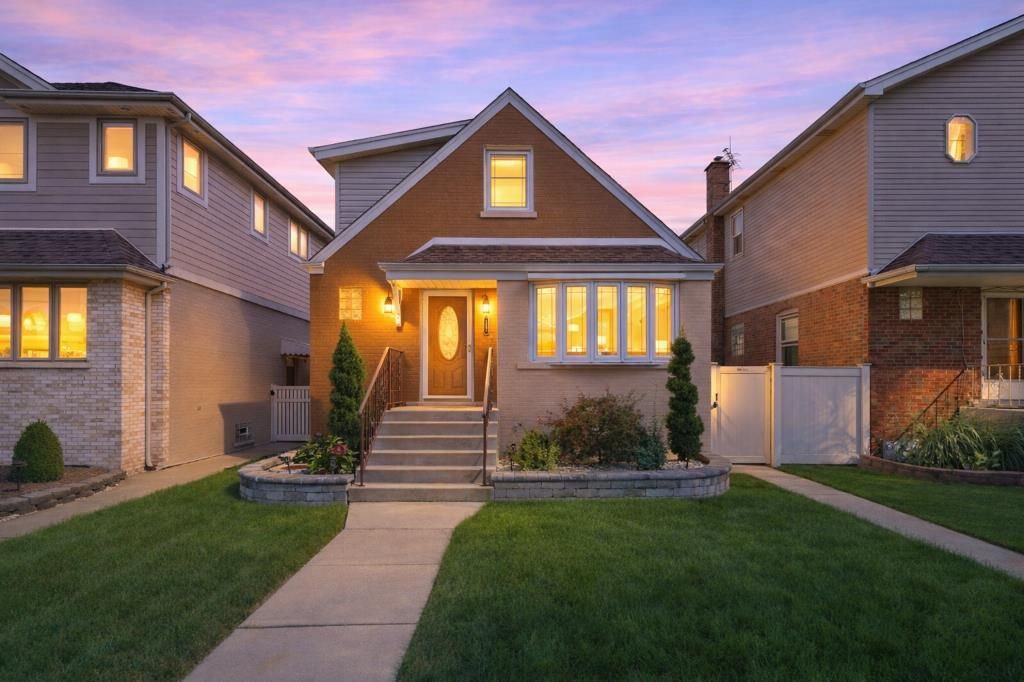 5227 S Mulligan Avenue, Chicago, IL 60638 — photo 2