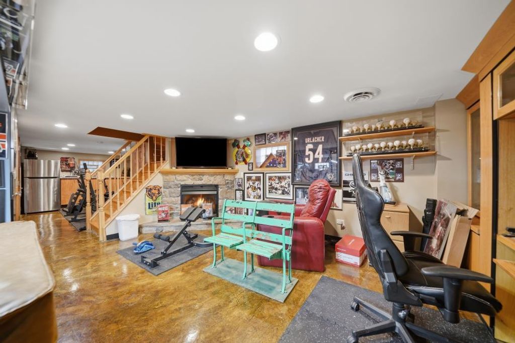 5227 S Mulligan Avenue, Chicago, IL 60638 — photo 4