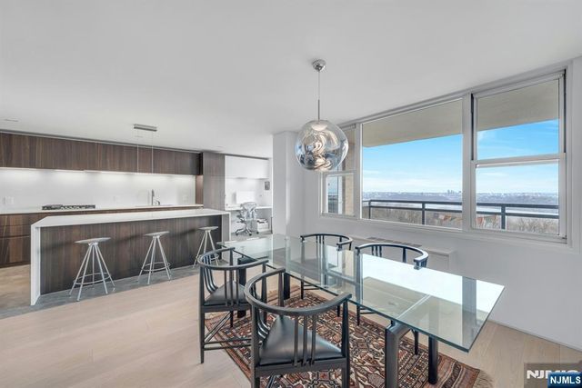 2200 N Central 15G, Fort Lee, NJ 07024