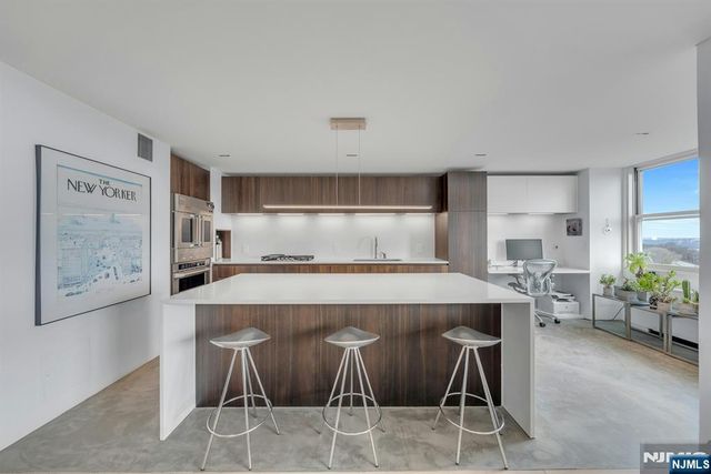 2200 N Central 15G, Fort Lee, NJ 07024