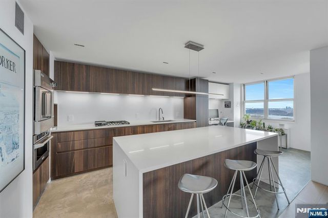 2200 N Central 15G, Fort Lee, NJ 07024