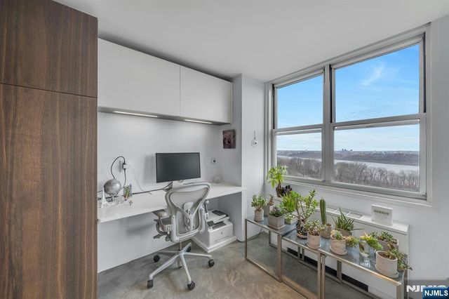 2200 N Central 15G, Fort Lee, NJ 07024