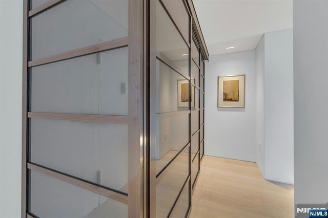 2200 N Central 15G, Fort Lee, NJ 07024