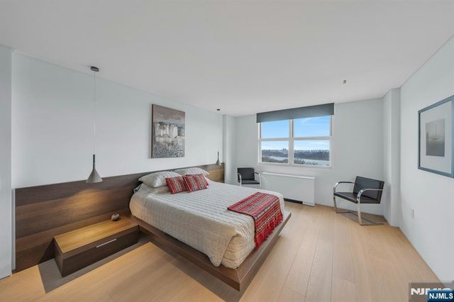 2200 N Central 15G, Fort Lee, NJ 07024