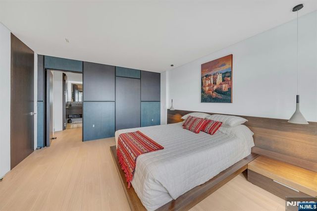 2200 N Central 15G, Fort Lee, NJ 07024