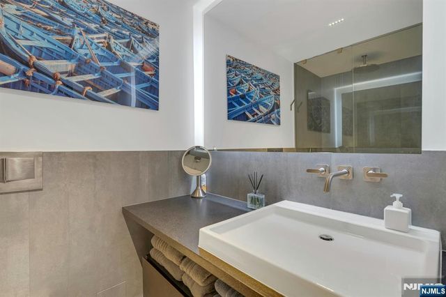 2200 N Central 15G, Fort Lee, NJ 07024