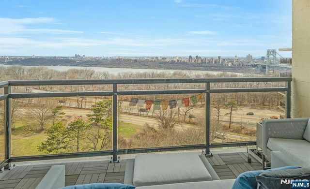 2200 N Central 15G, Fort Lee, NJ 07024