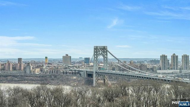 2200 N Central 15G, Fort Lee, NJ 07024