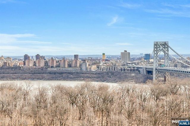 2200 N Central 15G, Fort Lee, NJ 07024