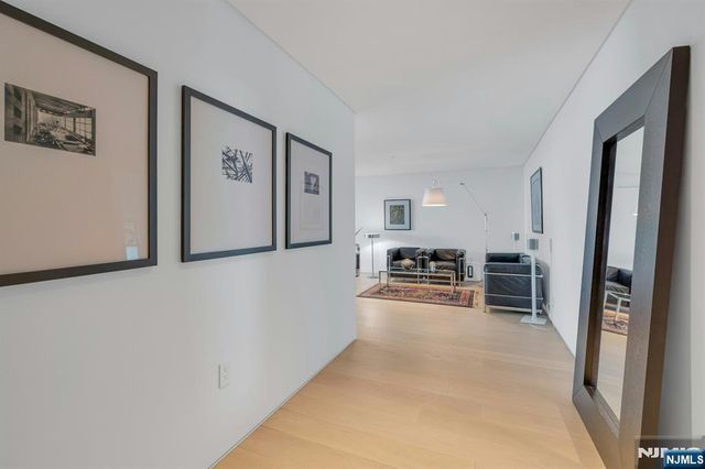 2200 N Central 15G, Fort Lee, NJ 07024