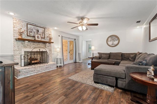 2861 Charmingdale Drive W, Mobile, AL 36618