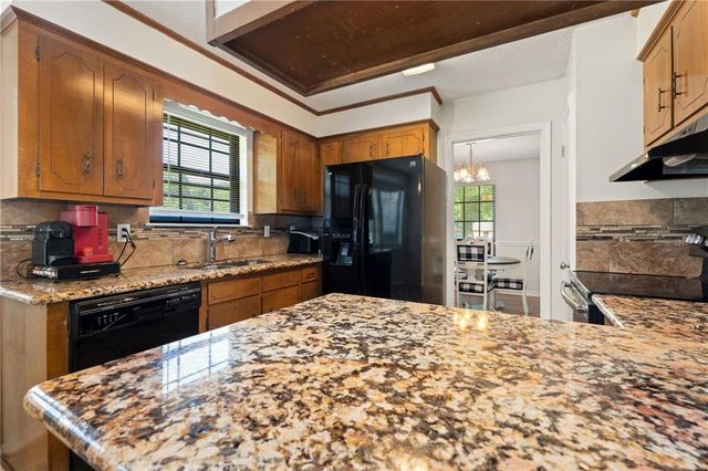 2861 Charmingdale Drive W, Mobile, AL 36618