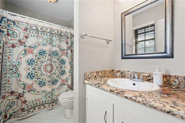 2861 Charmingdale Drive W, Mobile, AL 36618