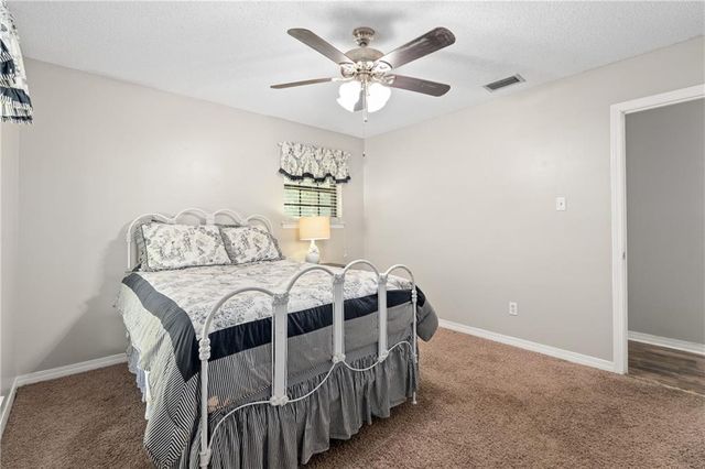 2861 Charmingdale Drive W, Mobile, AL 36618
