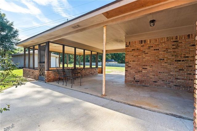2861 Charmingdale Drive W, Mobile, AL 36618