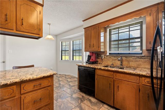 2861 Charmingdale Drive W, Mobile, AL 36618