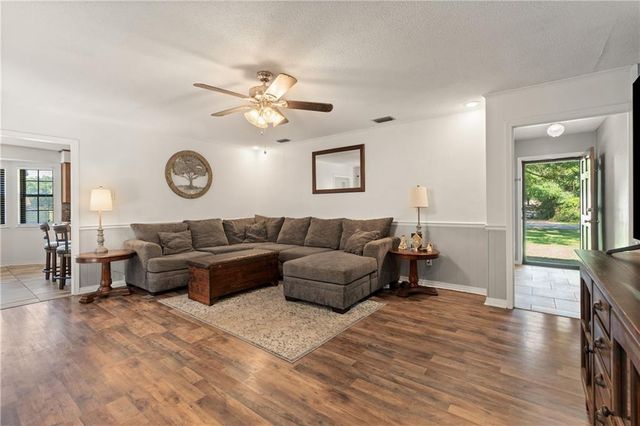 2861 Charmingdale Drive W, Mobile, AL 36618