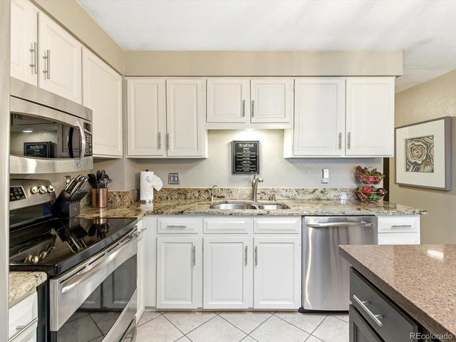 8512 Gray Ct, Arvada, CO 80003