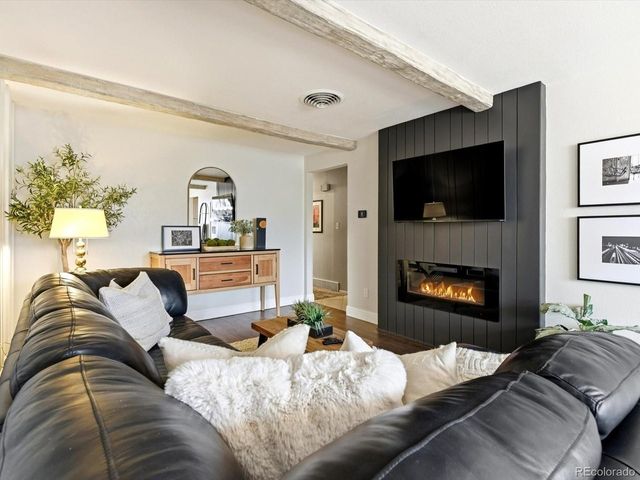 8512 Gray Ct, Arvada, CO 80003