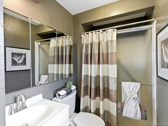 8512 Gray Ct, Arvada, CO 80003