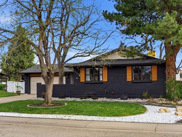 8512 Gray Ct, Arvada, CO 80003