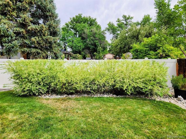 8512 Gray Ct, Arvada, CO 80003