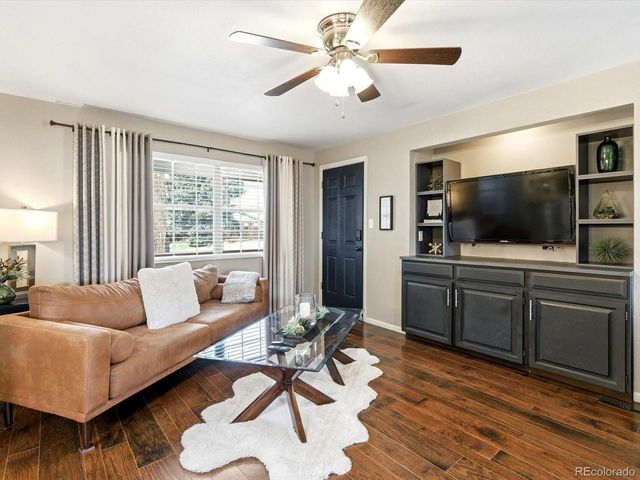 8512 Gray Ct, Arvada, CO 80003