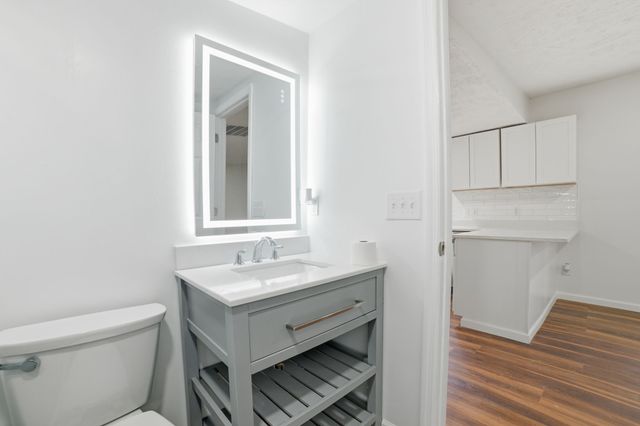 203 E Duffle St, Waverly, TN 37185