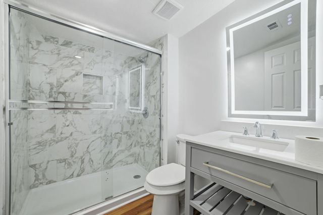 203 E Duffle St, Waverly, TN 37185