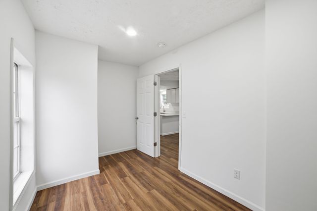 203 E Duffle St, Waverly, TN 37185