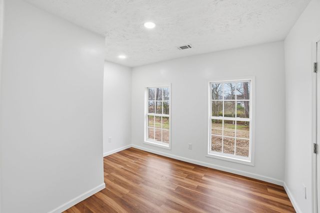 203 E Duffle St, Waverly, TN 37185