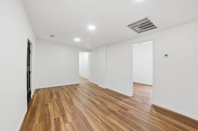 203 E Duffle St, Waverly, TN 37185