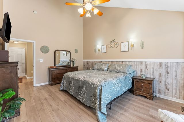 6075 Prairie Stream Way, Columbus, IN 47203
