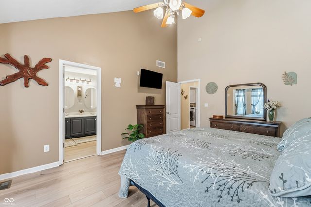 6075 Prairie Stream Way, Columbus, IN 47203
