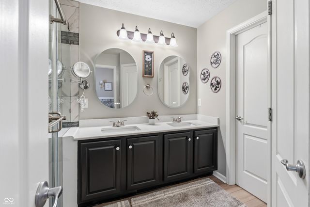 6075 Prairie Stream Way, Columbus, IN 47203