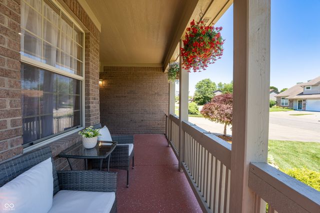 6075 Prairie Stream Way, Columbus, IN 47203