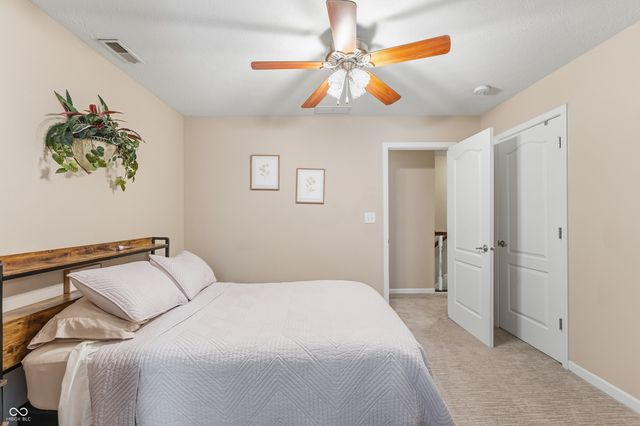 6075 Prairie Stream Way, Columbus, IN 47203